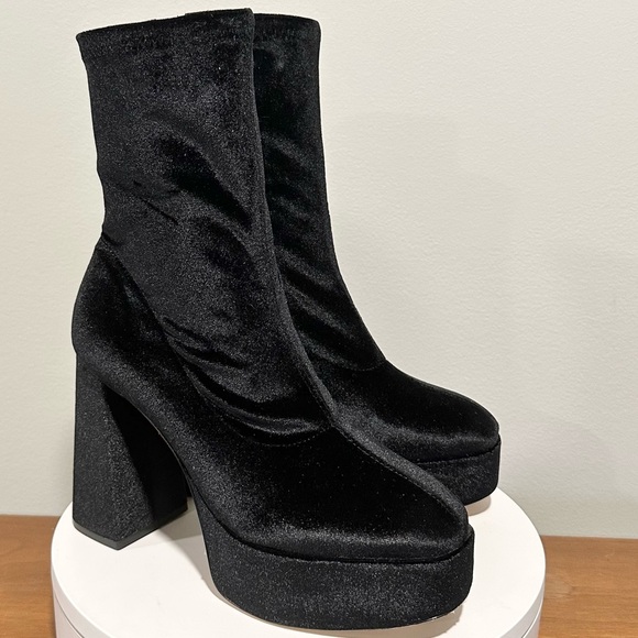 🌹LARROUDE🌹 Dolly Stretch Boot In Black Size: 8.5 - Picture 5 of 8